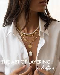 How to Layer 18K Gold Chains for a Stylish Vibe