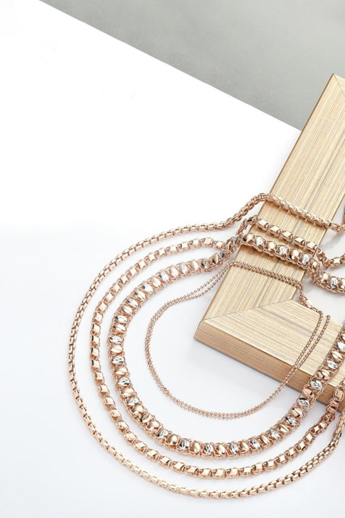 How to Mix and Match Rose Gold with Other Metals