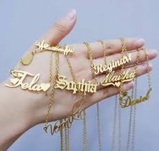 How to Personalise a Necklace as a Memorable Christmas Gift