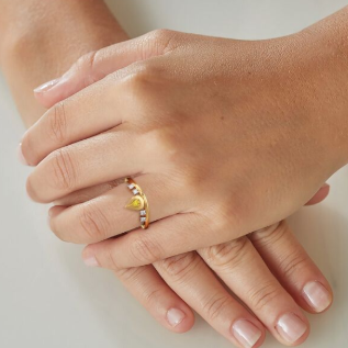 Rise of Matching Couple Bands: A Trend to Watch