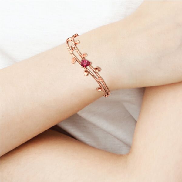 Caring For Your Solid Gold Bracelet: Maintenance Tips To Keep Your Jewellery Shining
