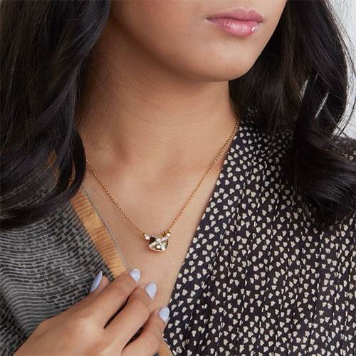 How to Style Your Gold Pendant with Everyday Wear