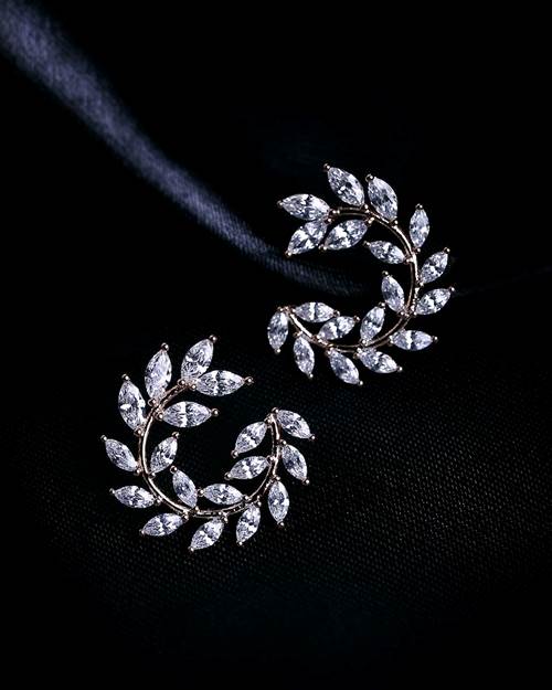 Investing in Gold Diamond Earrings: What to Look For