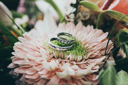 Why Gold is a Popular Choice for Women's Engagement Rings