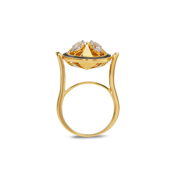 Gold designer diamond ring