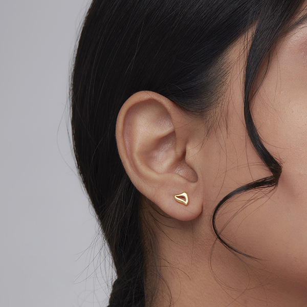 Minimal gold earrings